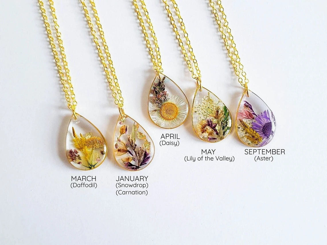 Birth month flower necklace, unique gift for her Birthday, pressed flower necklace, dried flower resin jewelry, botanical jewelry, nature